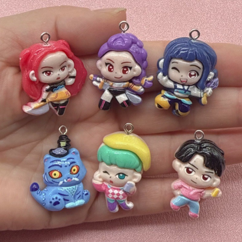 Resin - 10 pendenti in resina a forma